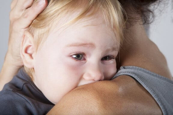 Meu bebê só quer ficar no colo: o que devo fazer?