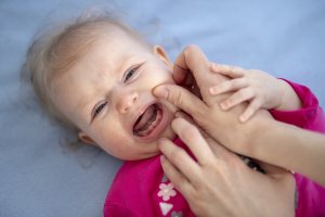 Dentição em bebês: o que fazer para aliviar a dor?