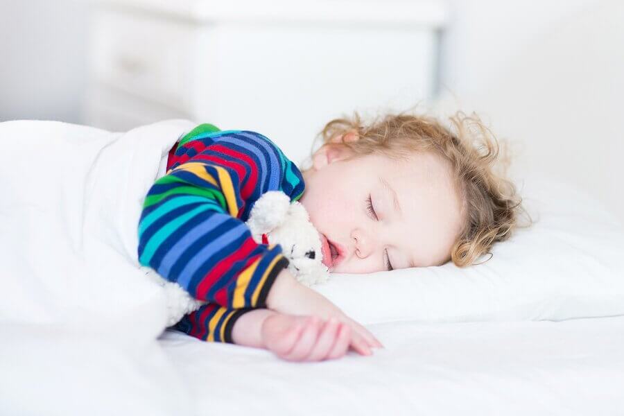 Não há regras sobre o quanto tempo deve ser a soneca das crianças.