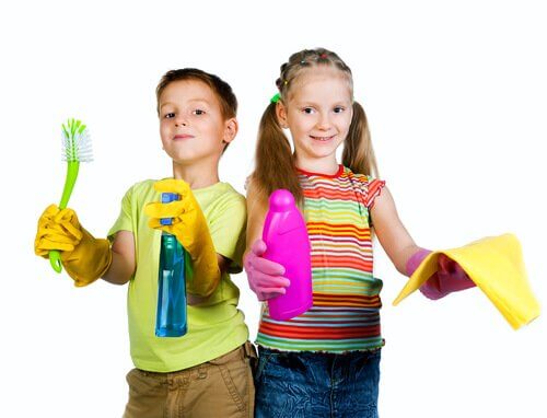 Crianças prontas para limpar