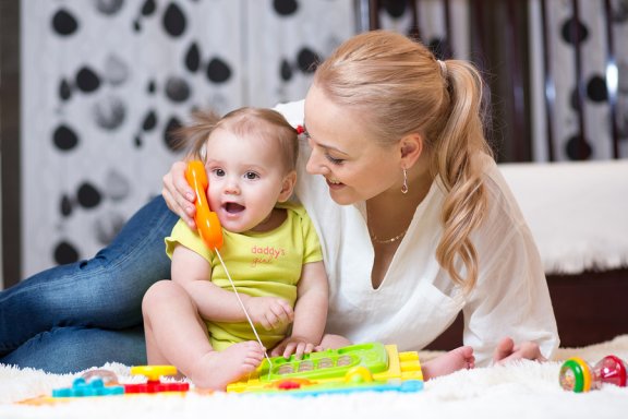 Como estimular o bebê a começar a falar?