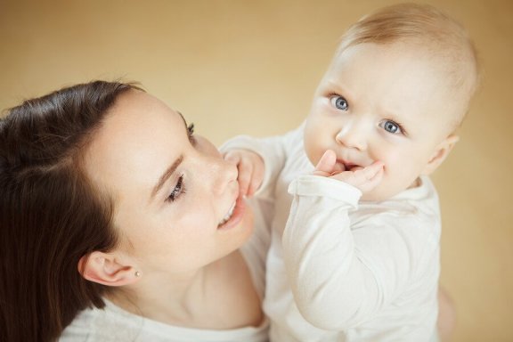 Meu bebê chupa o dedo: o que fazer?