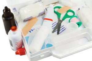 O que deve conter o kit de primeiros socorros de casa?