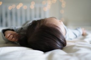 Meu bebê caiu da cama: o que devo fazer?