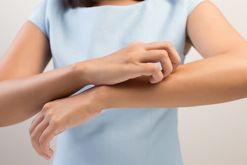 Por que sentimos formigamento em algumas partes do corpo?