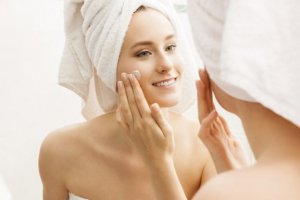 6 truques para manter a pele hidratada e em perfeitas condições