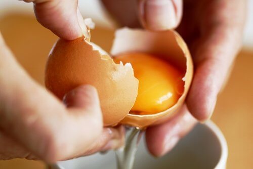 Sem dúvida, o ovo é um alimento que não pode faltar na dieta das crianças. No entanto, devemos saber quando e como introduzir para que possam assimilar corretamente.
