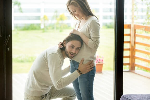 A importância de conversar com o bebê durante a gravidez - Sou Mamãe