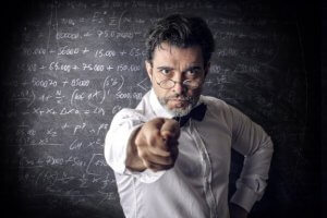 Quais são as características de um professor ruim?