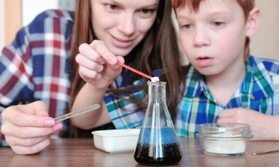 4 ideias de experimentos com água para crianças