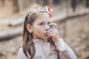 Escola e asma: como ajudar as crianças?