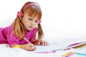 Os benefícios de colorir para as crianças