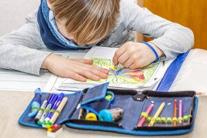 Como a lateralidade se desenvolve nas crianças?