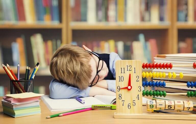 Forçar as crianças a estudar é um erro ou o melhor a fazer?