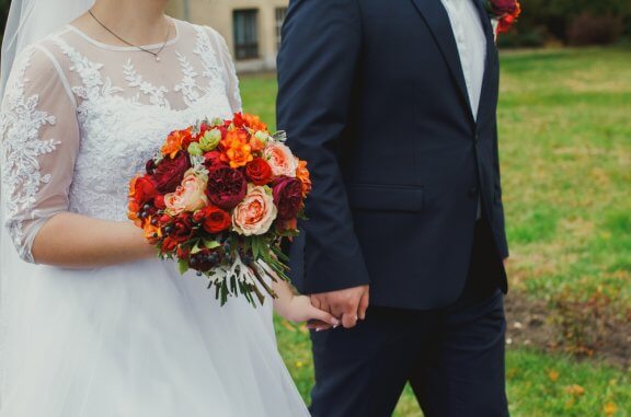 Por que as noivas se vestem de branco no dia do casamento?