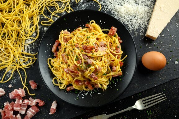 4 ideias para preparar macarrão de uma forma diferente