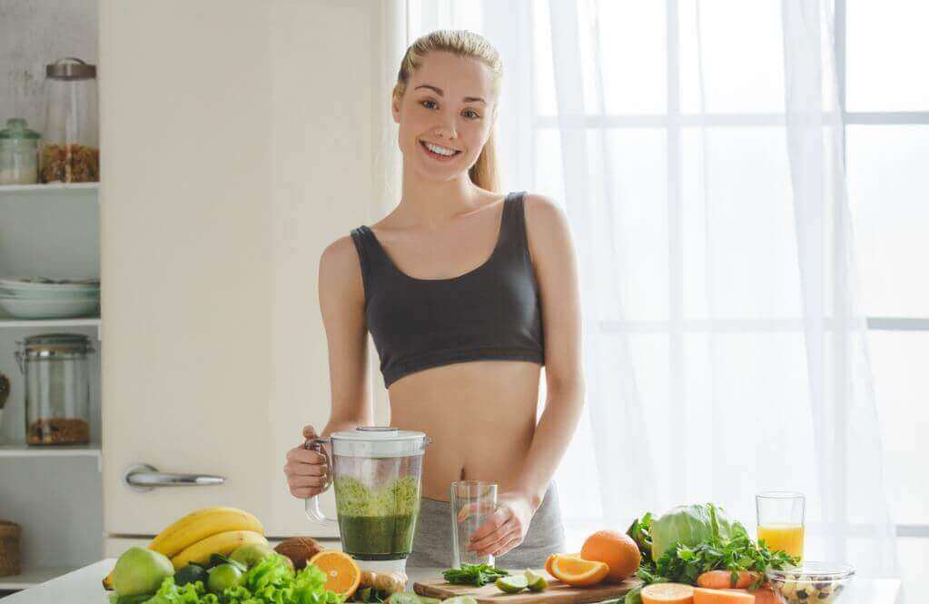 Realizar várias refeições leves ajuda fazer a menstruação doer menos.