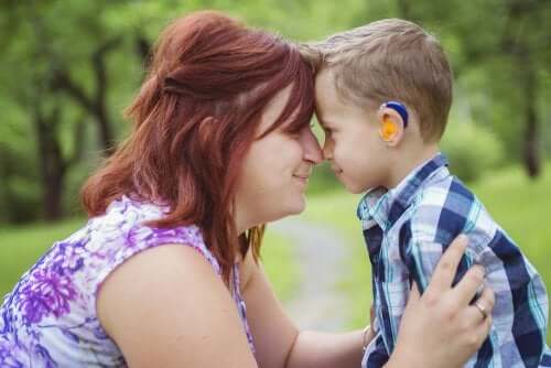 Ser mãe de uma criança com surdez