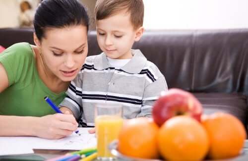 ajudar as crianças a controlar o estresse com a lição de casa