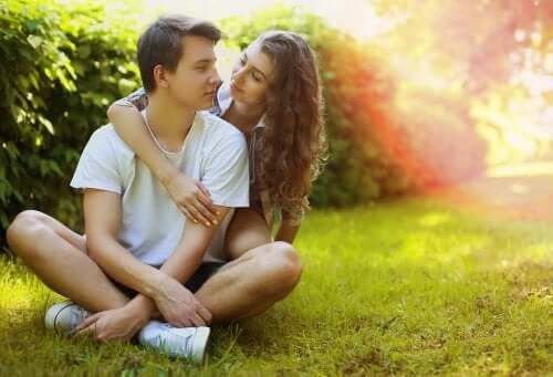 O problema do amor romântico nos casais adolescentes