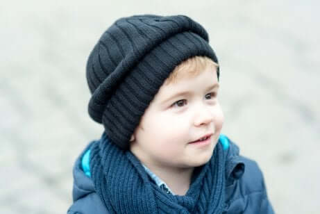 Menino de nome de origem nórdica sorrindo