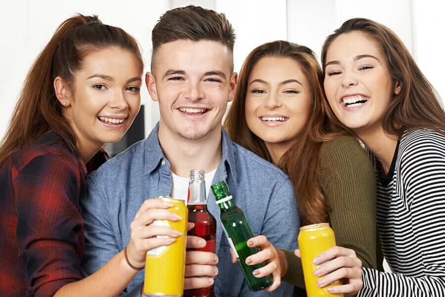 Sinais de que o seu filho adolescente está consumindo álcool