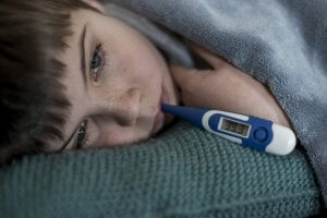 As crianças crescem quando estão com febre?