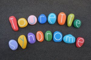 Em que consiste a síndrome de Tourette?