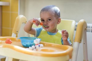 Tipos de cadeira de alimentação para bebês