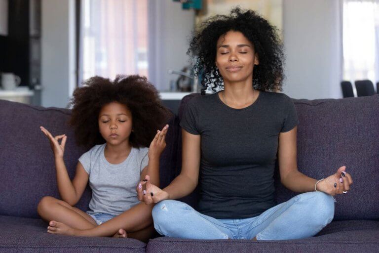 Atividades de mindfulness e meditação para famílias