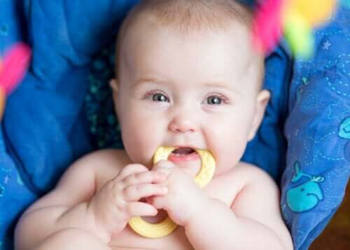 Etapas da evolução do bebê durante o seu primeiro ano