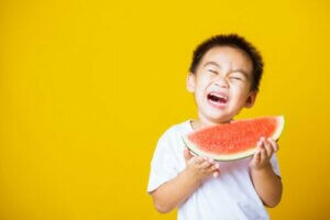 Meu filho tem medo de engasgar: o que posso fazer?