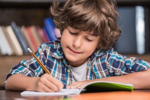 Como aprender a escrever com o Método Montessori