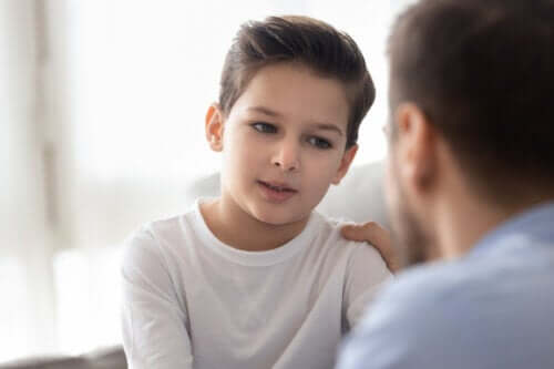 Por que você precisa repetir as coisas para os seus filhos 5 vezes?