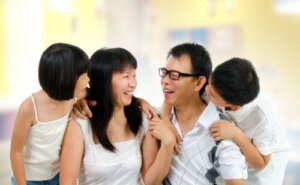 Como falar sobre coisas difíceis com as crianças