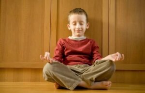 Uma escola onde há mais meditação e menos castigo