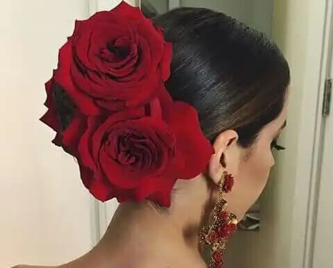 Adornos da dança flamenca.