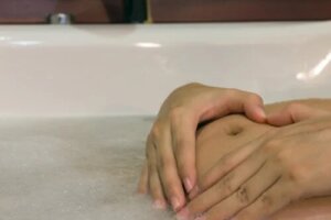 Posso tomar banhos quentes durante a gravidez?