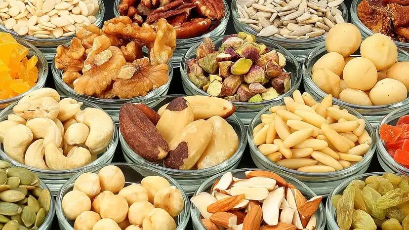 As oleaginosas são um dos alimentos que ajudam a dormir durante a gravidez.