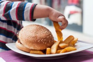 Quais são os piores alimentos para os bebês?