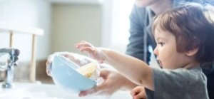 Incentive seu filho a seguir uma tabela de tarefas domésticas