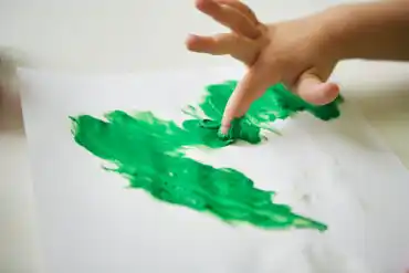 5 trabalhos manuais com pintura a dedo