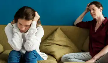 Por que alguns adolescentes discutem com os pais?