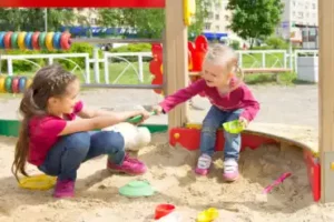 Por que você não deve obrigar seus filhos a compartilhar?