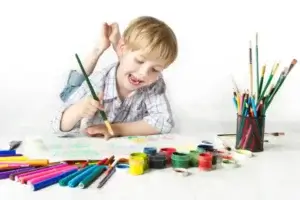 13 atividades para melhorar a coordenação olho-mão em crianças pequenas