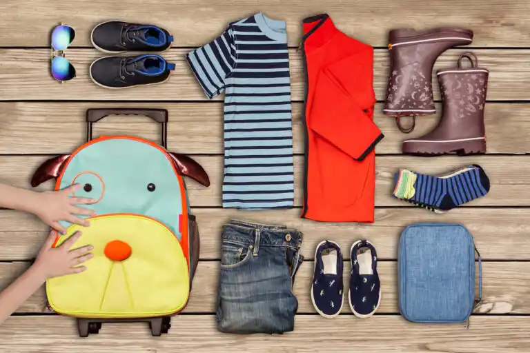 Como ensinar as crianças a arrumar a mala para as férias?