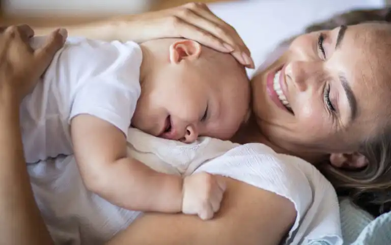 Como as emoções de uma mãe afetam o bebê?