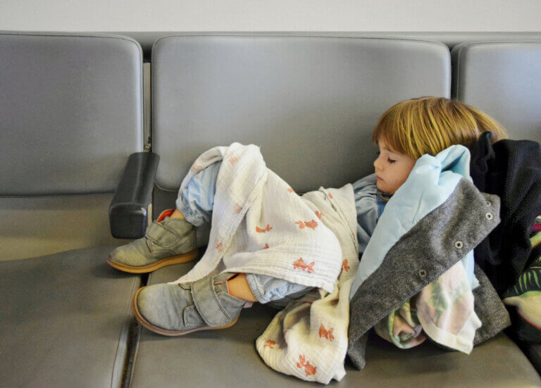 How to deal with jet lag in babies and children