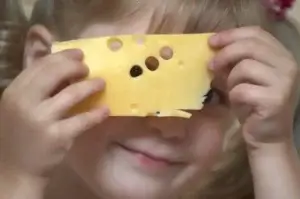 Com que idade as crianças podem comer queijo?