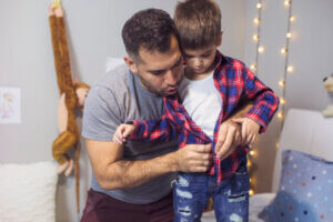 O erro de ajudar as crianças quando elas não precisam